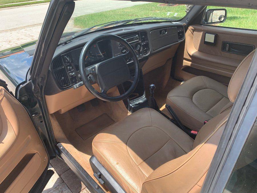 Интерьер Saab 900 S Cabriolet 1994 года  (NA) (фото 3 из 24)